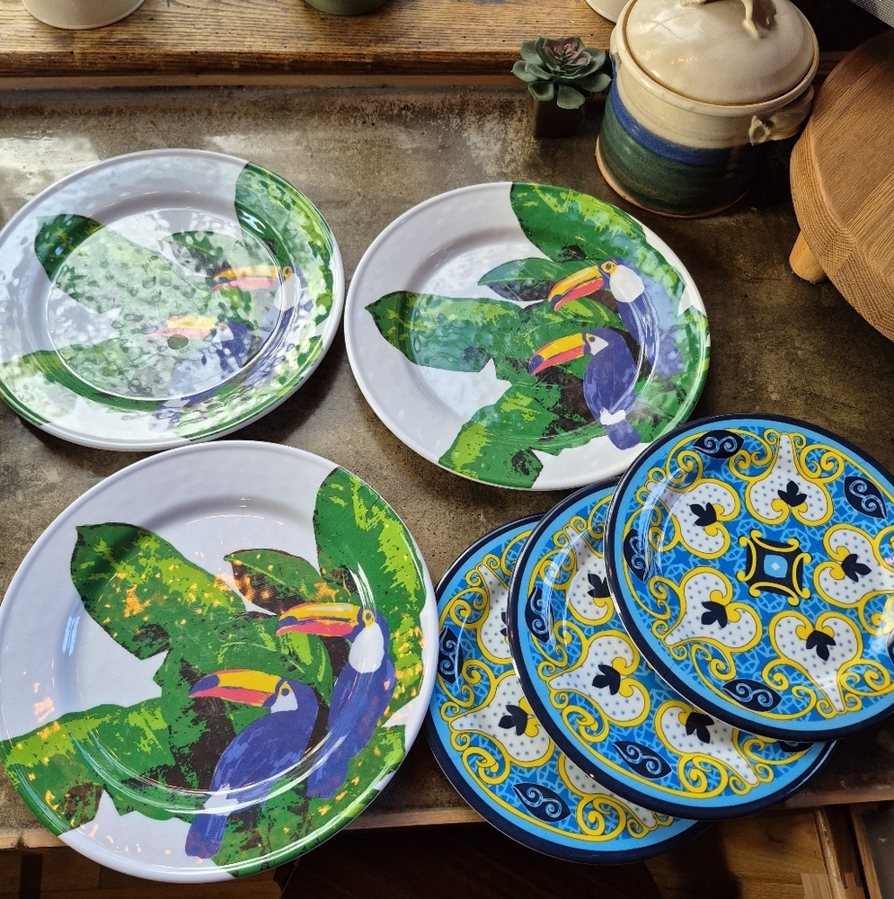 ❤️🔥6pc. 3 Melamine Tropical Tucan Large Plates 3 Blue Paisley Print Med Plates